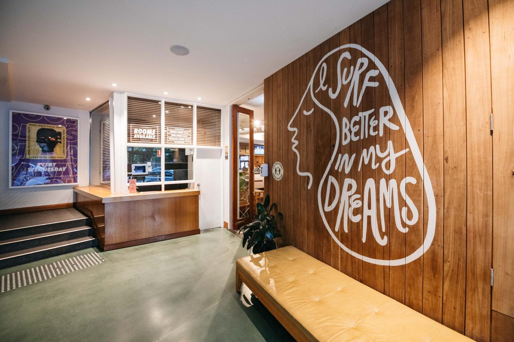 Barrys Beach Road Hotel シドニー エクステリア 写真